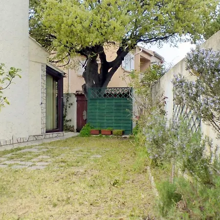 Spacious House With Garden Feriehus